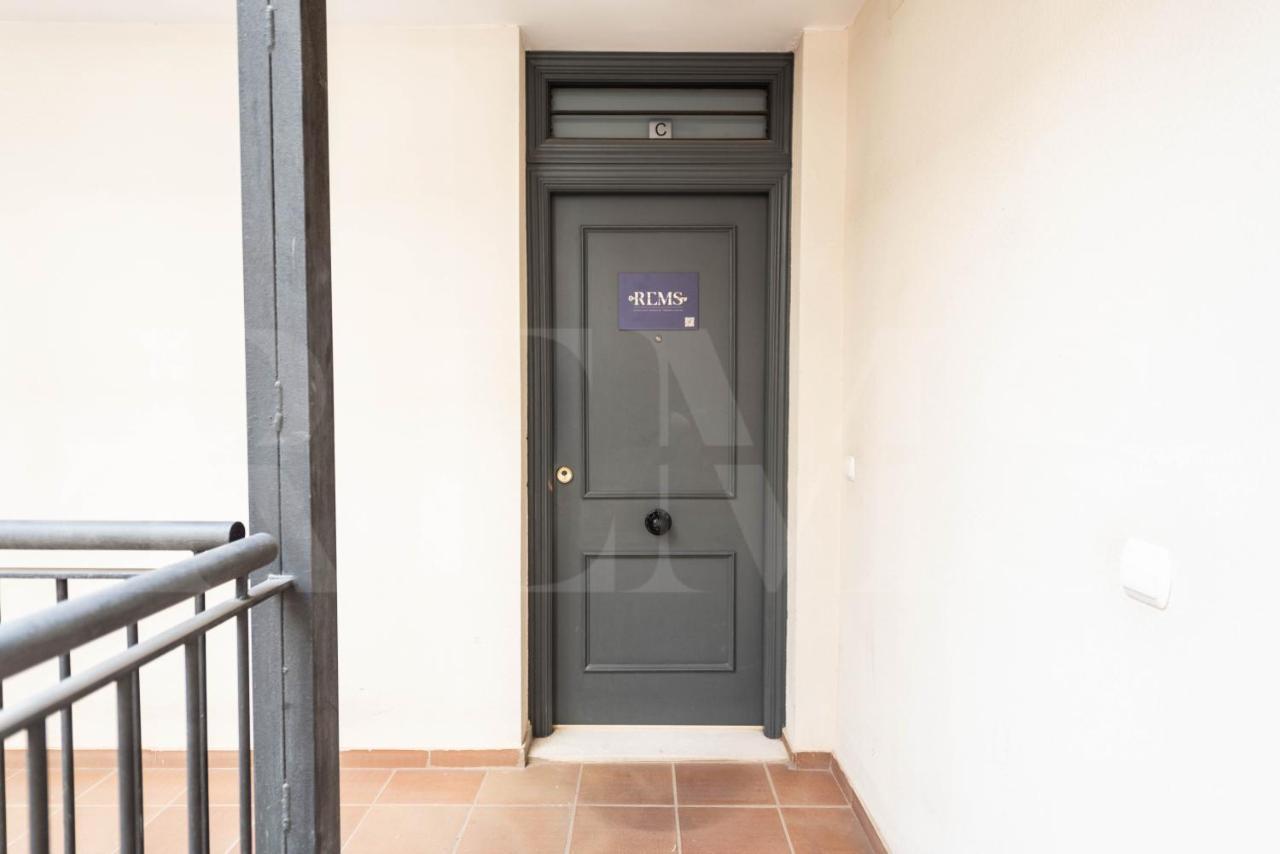 Inviting Apartment In The Heart Of Malaga By Rems Buitenkant foto