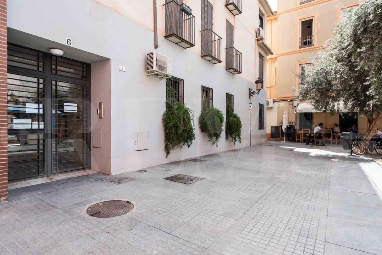 Inviting Apartment In The Heart Of Malaga By Rems Buitenkant foto
