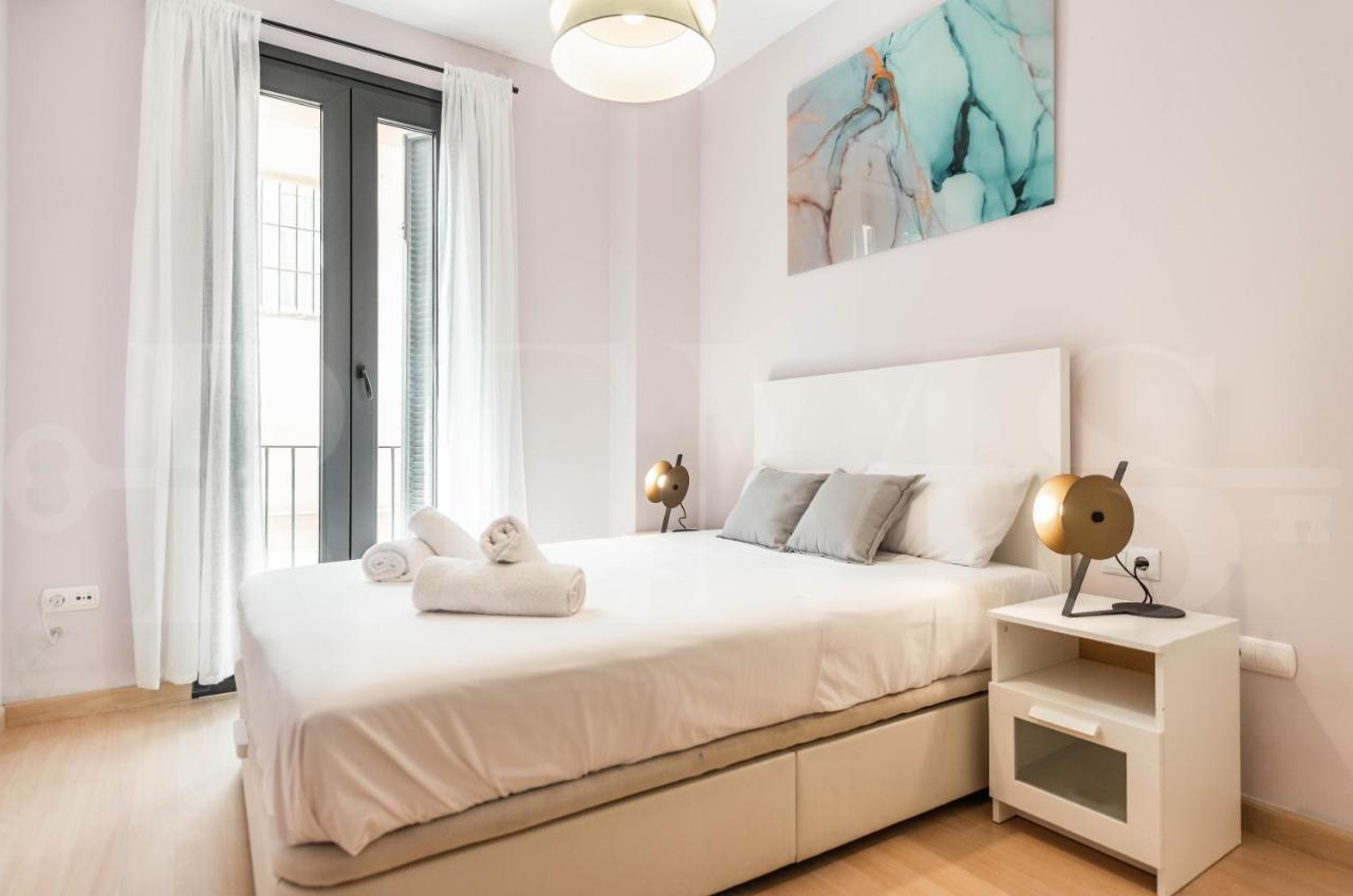 Inviting Apartment In The Heart Of Malaga By Rems Buitenkant foto
