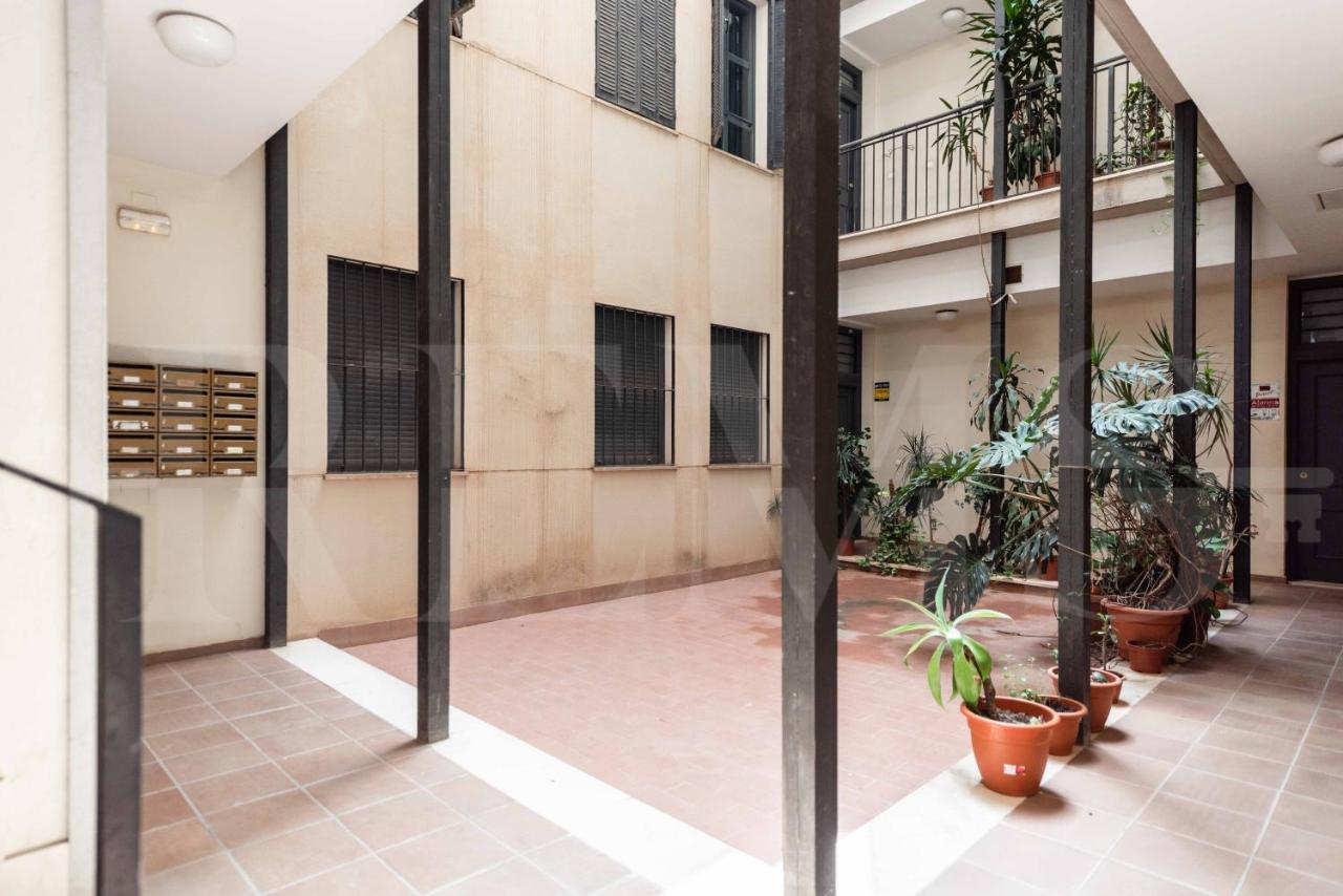 Inviting Apartment In The Heart Of Malaga By Rems Buitenkant foto