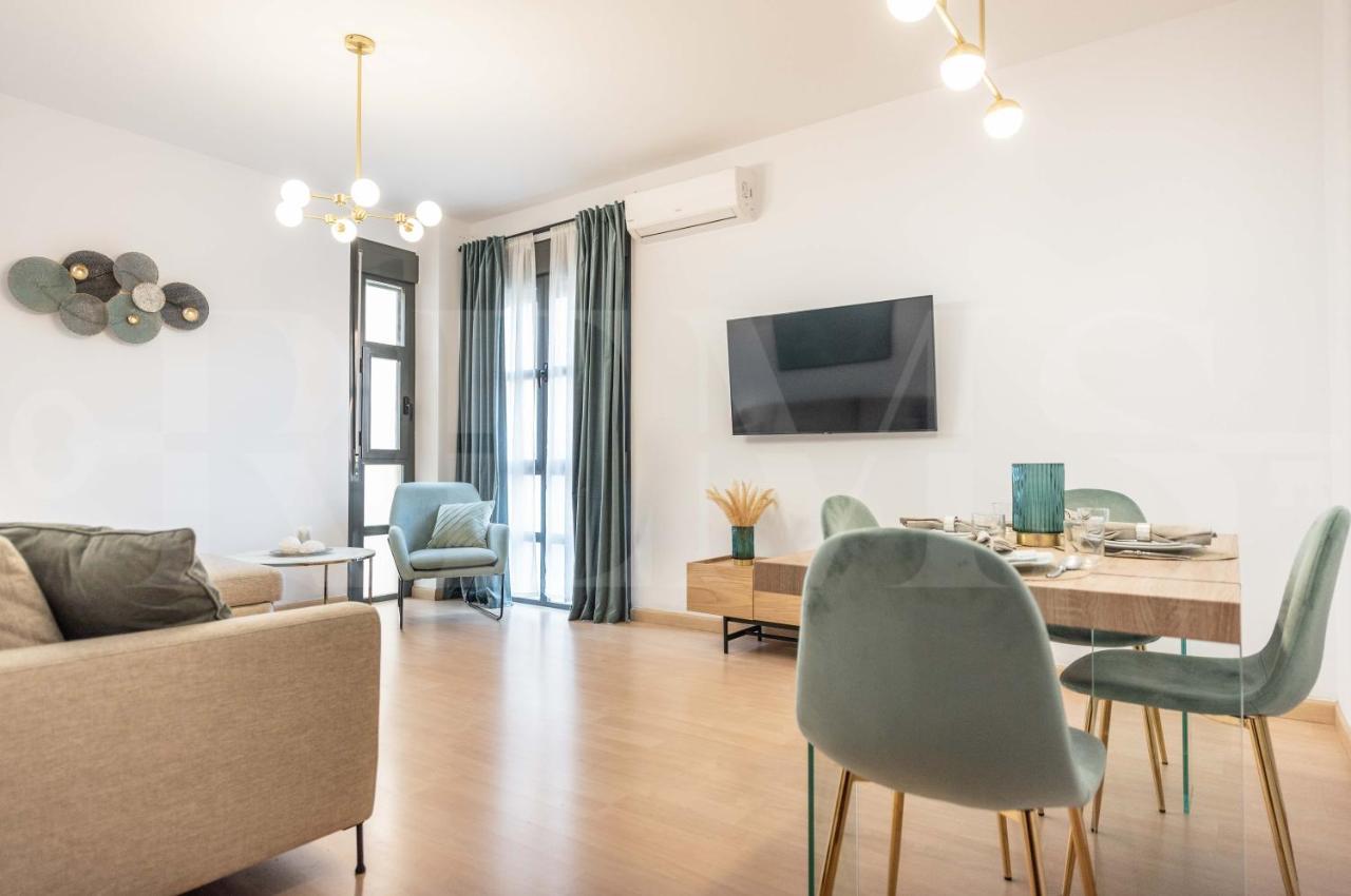 Inviting Apartment In The Heart Of Malaga By Rems Buitenkant foto