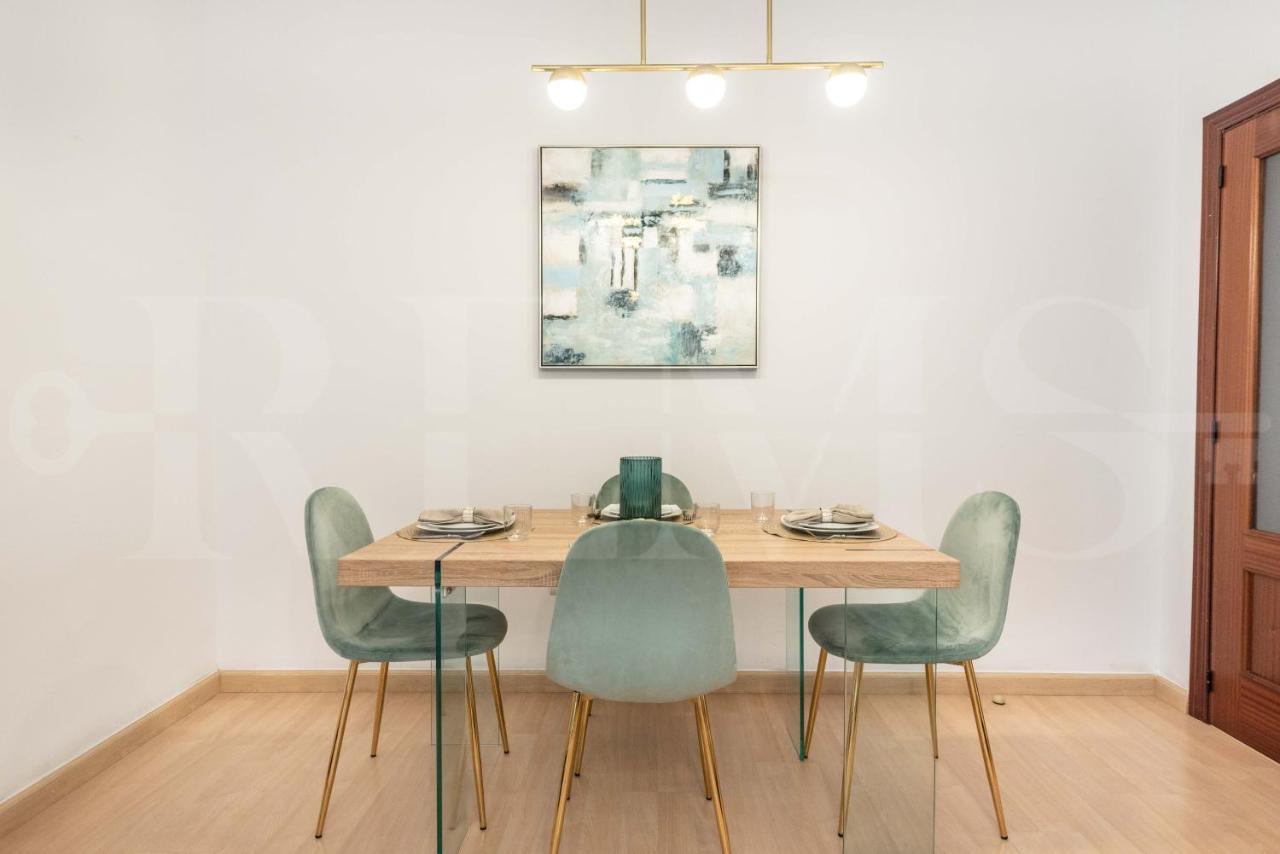 Inviting Apartment In The Heart Of Malaga By Rems Buitenkant foto
